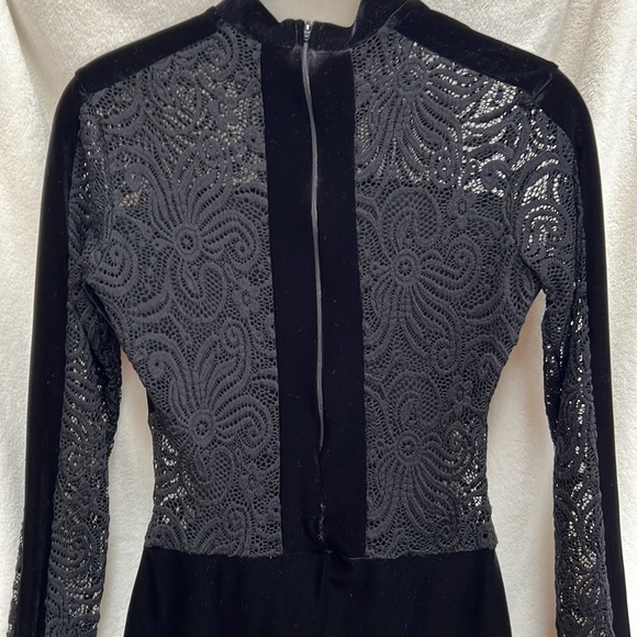 Black Velvet and Lace long sleeve dance romper Sz Adult Med - Picture 8 of 9